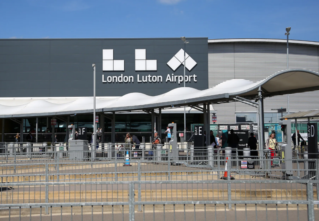  Pick Drop UK at London Luton Airport