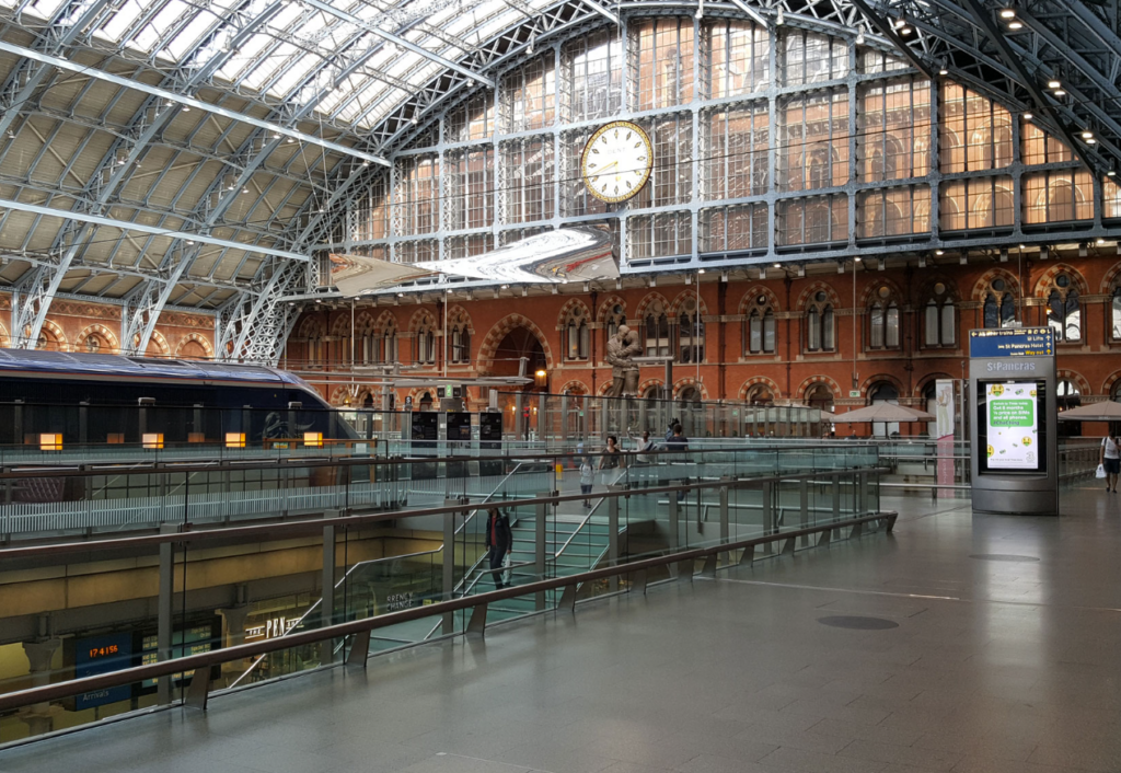 St. Pancras Station Taxis services with Pick Drop UK