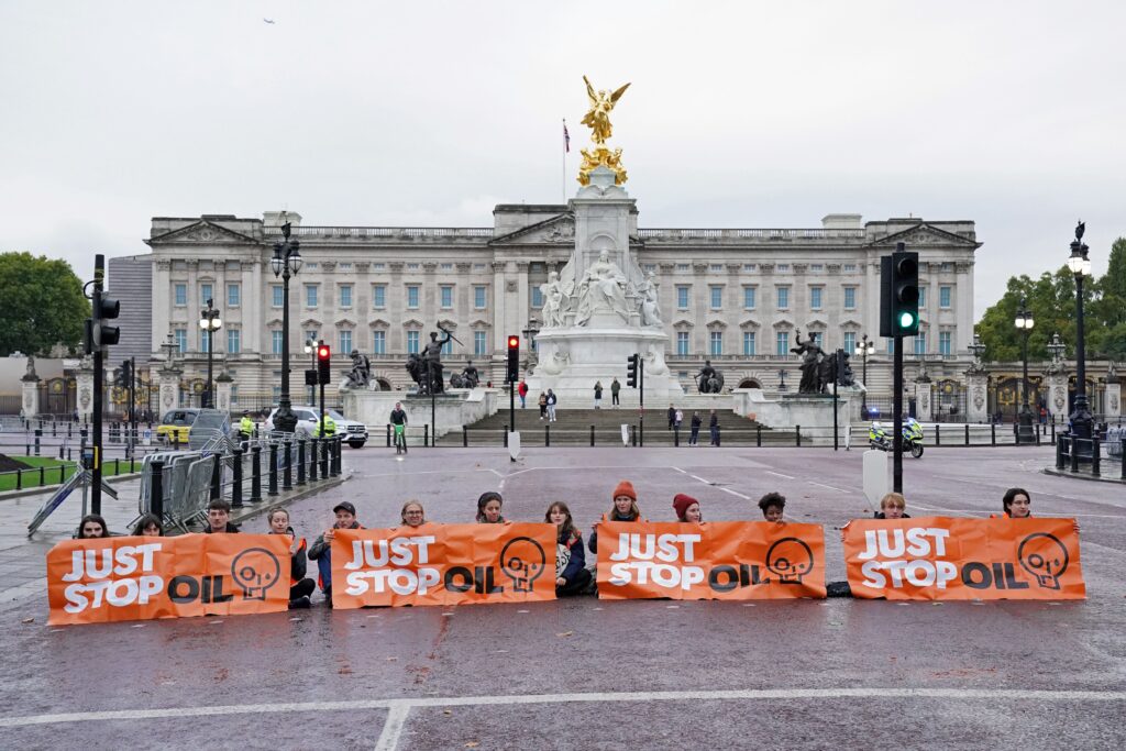 Protesters Outside Buckingham Palace